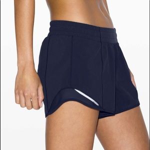Lululemon Hotty Hot Navy Blue Size 4, Tall
